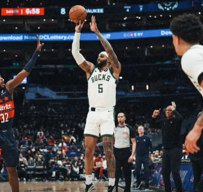 雄鹿客场击败快船，实现九连胜(雄鹿客场大胜黄蜂)