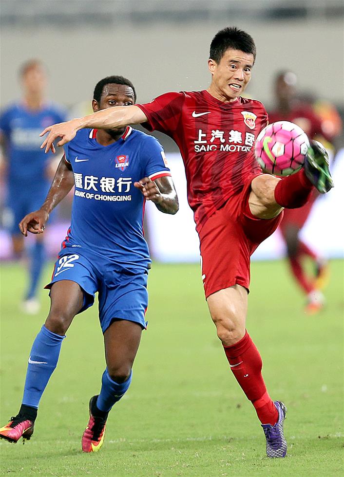 关于上海上港大胜重庆力帆，继续领跑积分榜的信息