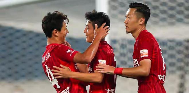 杏彩体育网页版-包含上港客场击败对手，稳坐积分榜榜首的词条