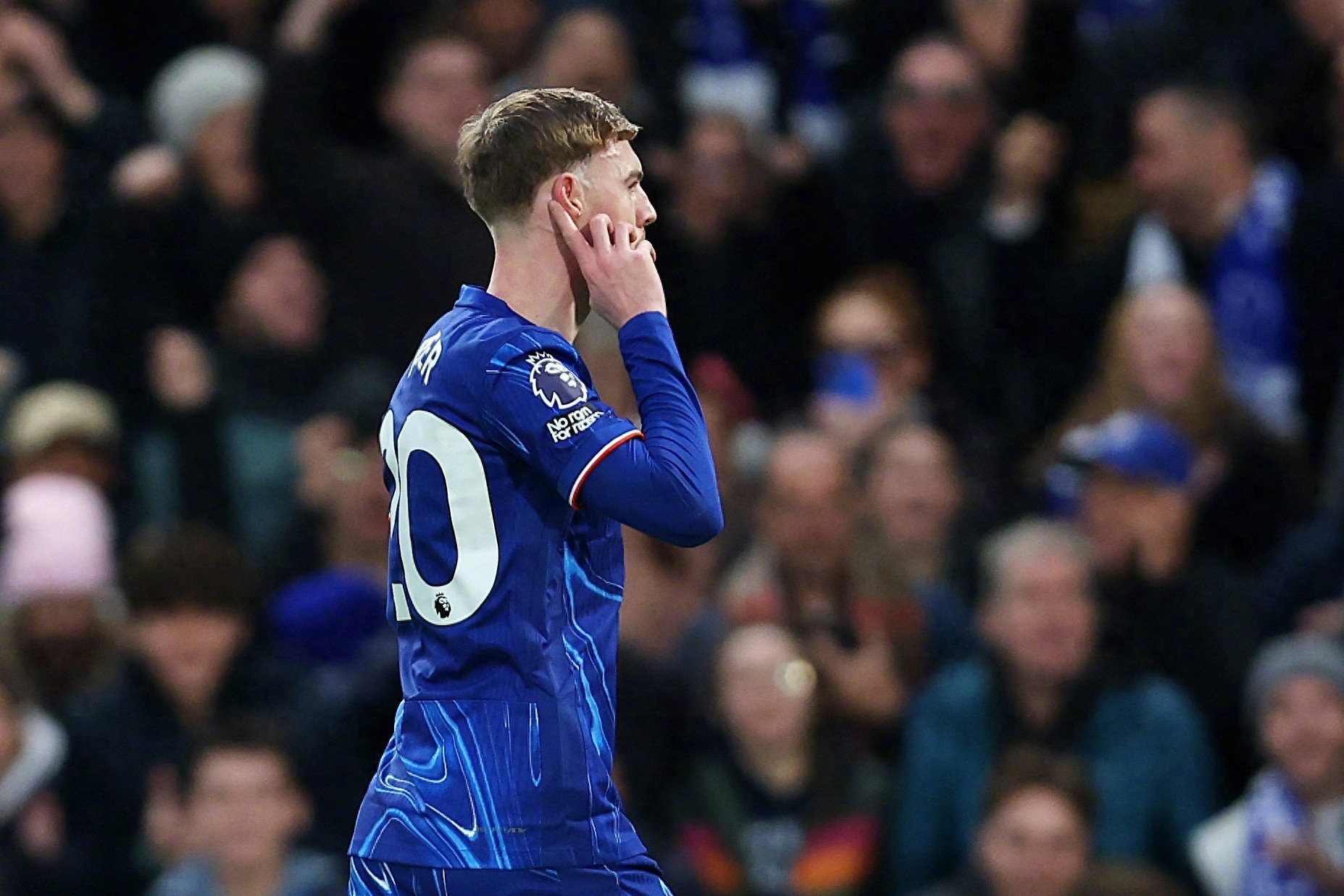 关于切尔西大将伤退！球队面临人员不足难题的信息