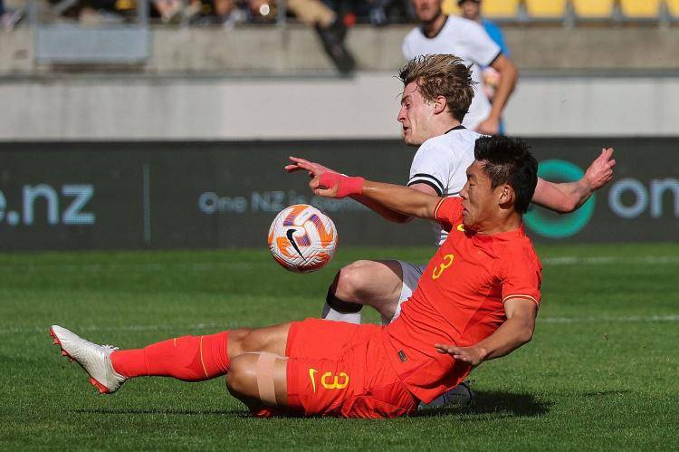 杏彩体育在线-中国足球聚焦：球员伤病情况成赛季焦点的简单介绍