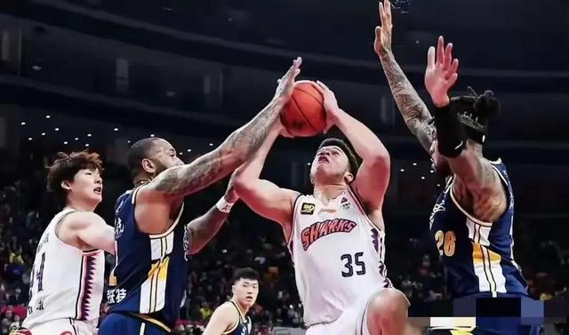 包含广东队在CBA季后赛中打出绝杀,被誉为观众齐声高喊的词条 包含广东队在CBA季后赛中打出绝杀,被誉为观众齐声高喊的词条