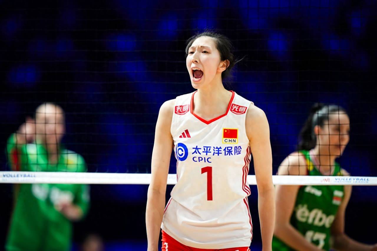 西班牙女排比赛：力克对手，成功夺冠