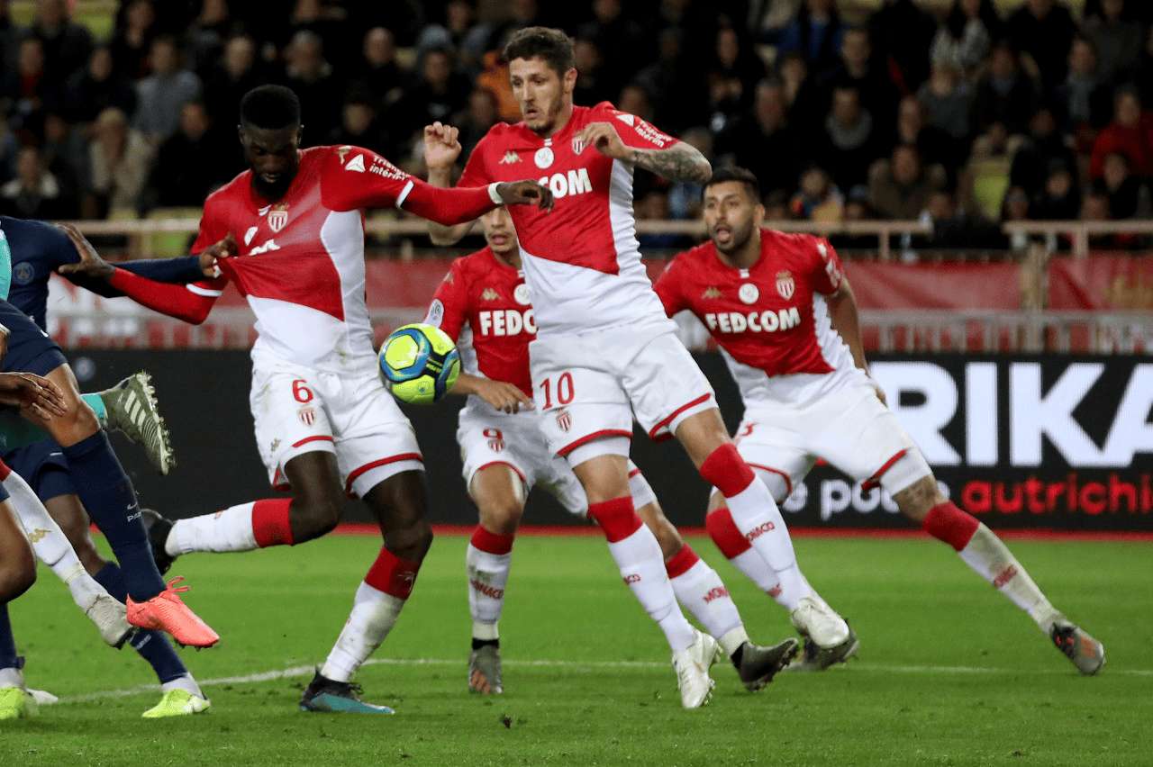 摩纳哥队取得了一场惊人的胜利