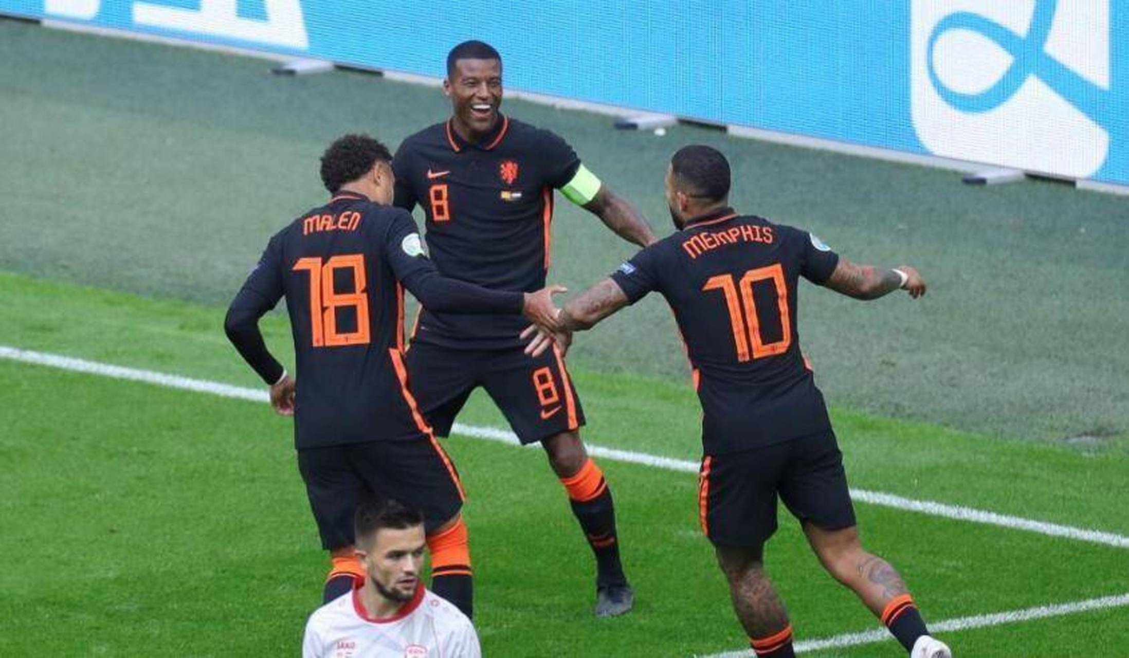 荷兰队豪取连胜,欧预赛晋级形势看涨的简单介绍 荷兰队豪取连胜,欧预赛晋级形势看涨的简单介绍