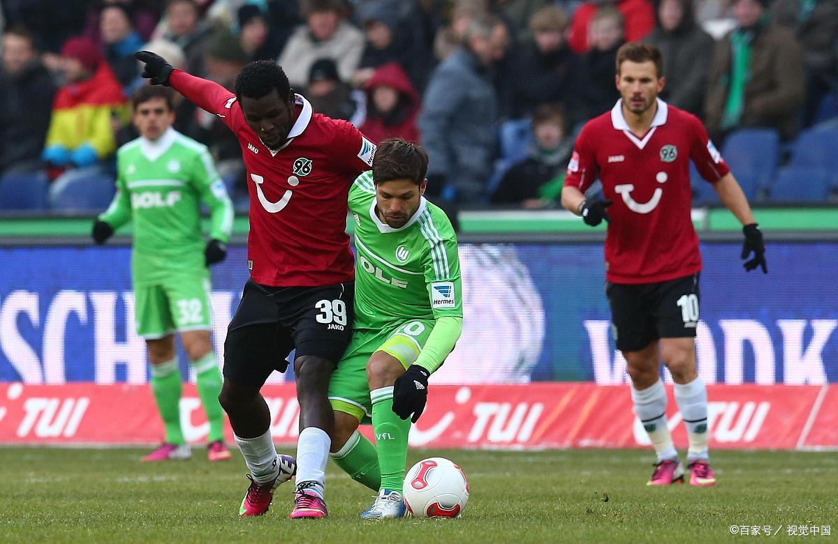 雷根斯堡队在客场比赛中全力以赴 雷根斯堡队在客场比赛中全力以赴