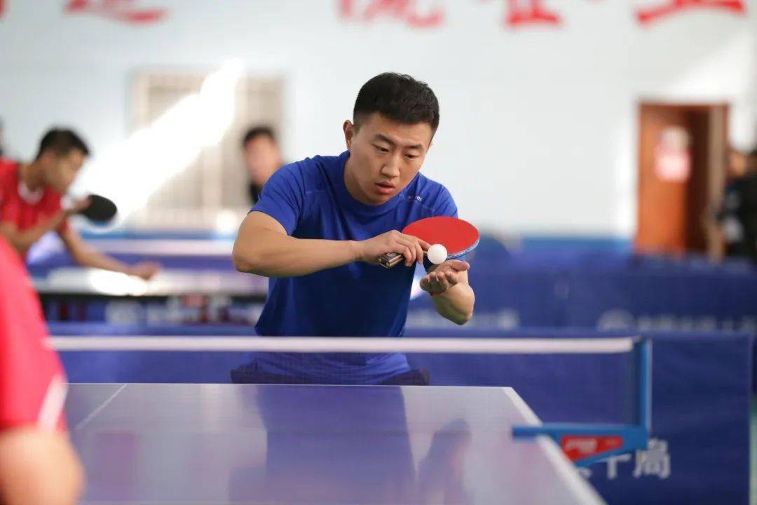 杏彩体育-四川队主教练精心部署，指导队员全力拼搏