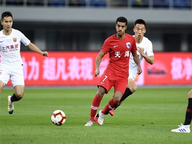 天海主场大胜建业,目前保级前景看好 天海主场大胜建业,目前保级前景看好
