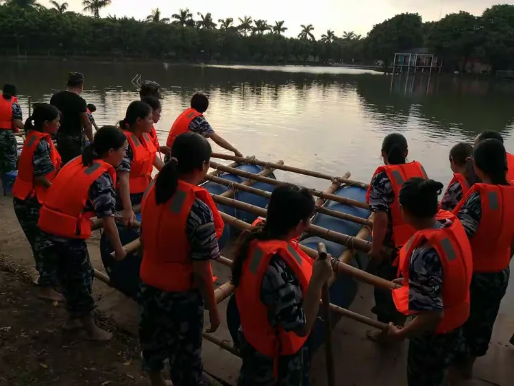 坚持到底!球队全力以赴争取晋级 坚持到底!球队全力以赴争取晋级