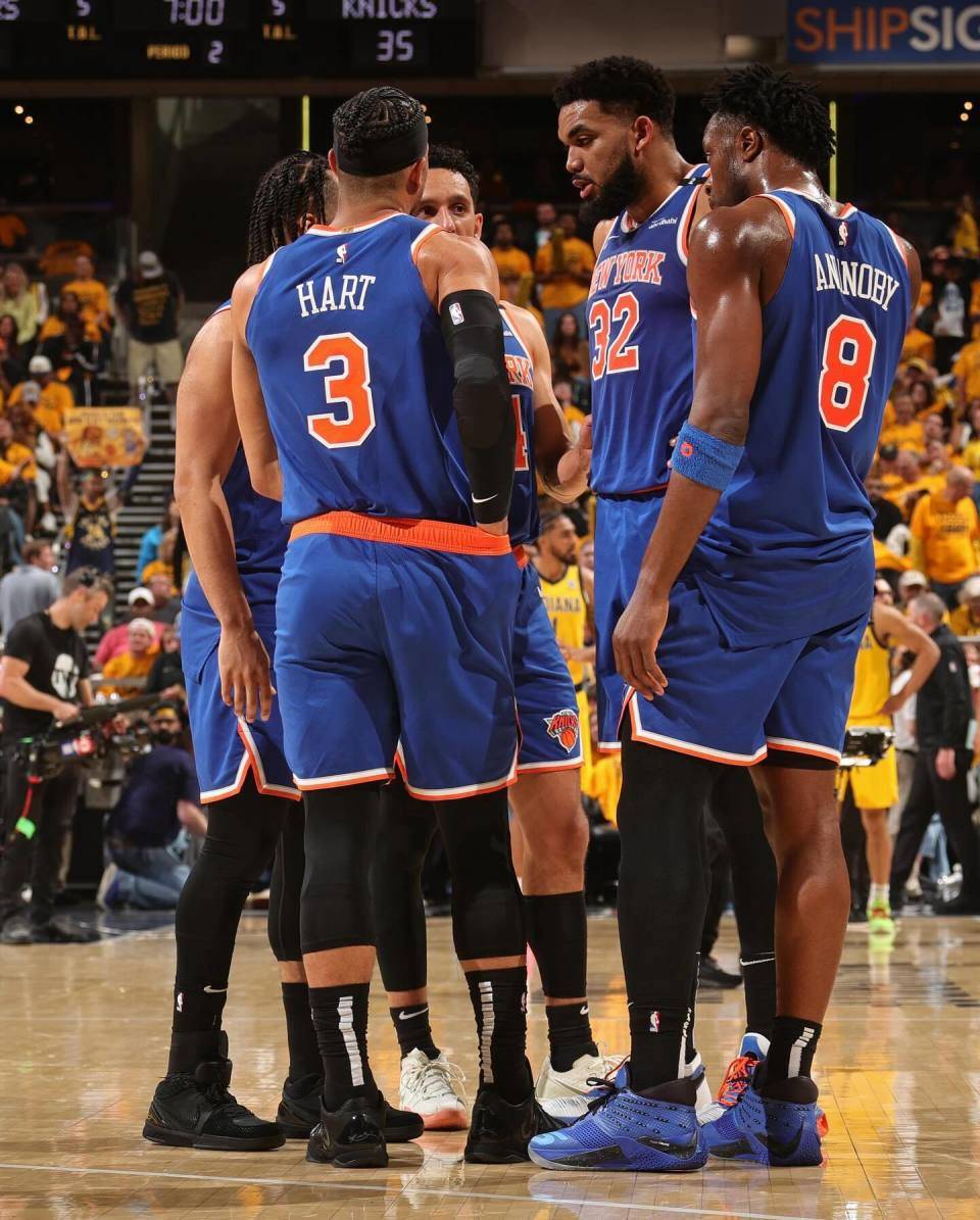 关于篮网队将迎战尼克斯，客场备战关键战役稳扎稳打的信息