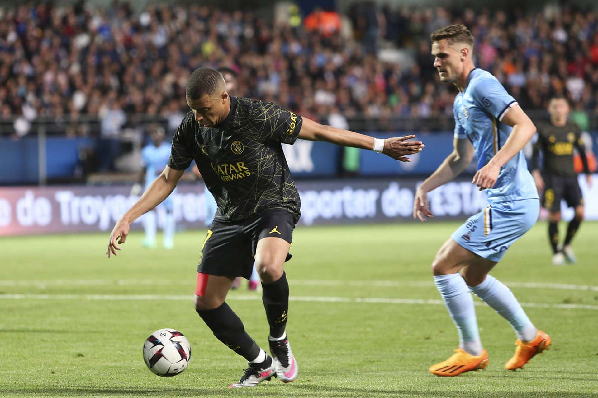 基利安破门,特鲁瓦战胜巴黎圣日耳曼 基利安破门,特鲁瓦战胜巴黎圣日耳曼