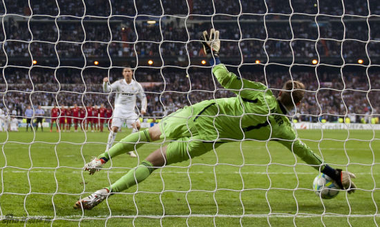 杏彩体育下载-维罗纳主场告捷守门员连扑两点点球