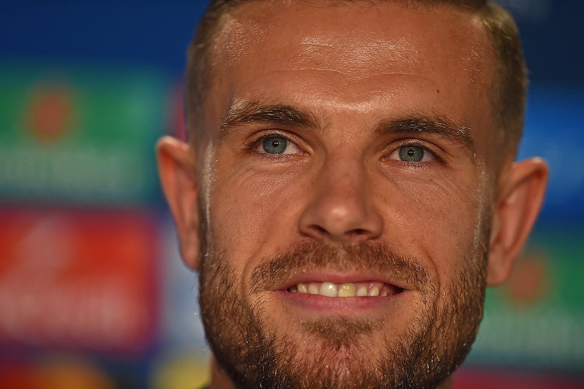 足球传奇球员的回顾视频再度走红 足球传奇球员的回顾视频再度走红