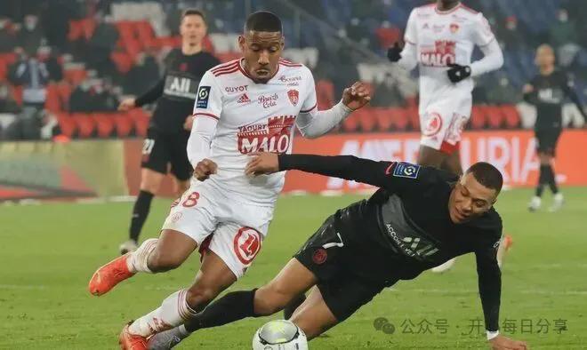 柏林赫塔克服困难,球队士气回升的简单介绍 柏林赫塔克服困难,球队士气回升的简单介绍