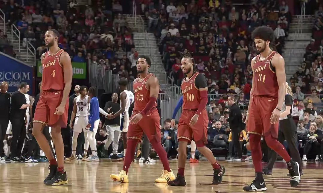 快船遭火箭双围攻,西区决赛不看好的简单介绍 快船遭火箭双围攻,西区决赛不看好的简单介绍