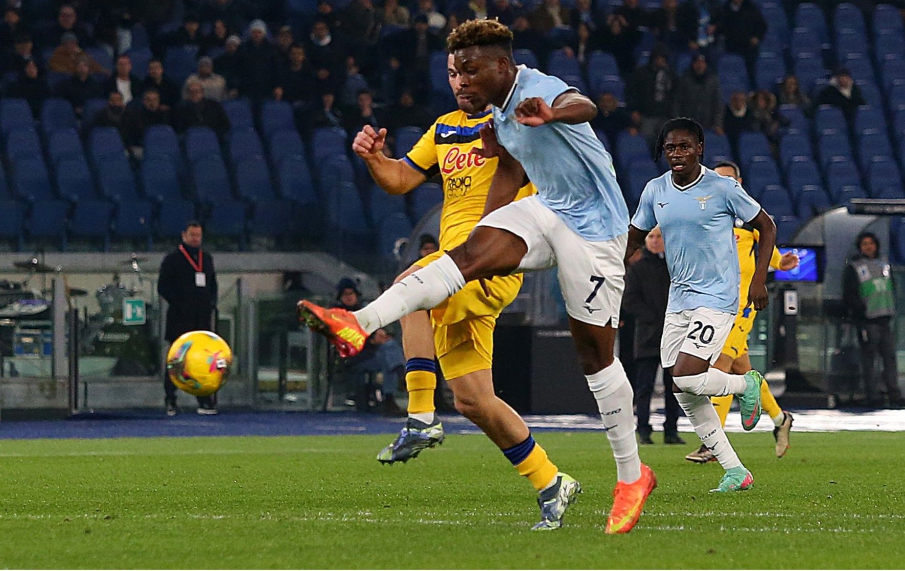 关于亚特兰大客场失利,领跑位置动摇的信息 关于亚特兰大客场失利,领跑位置动摇的信息