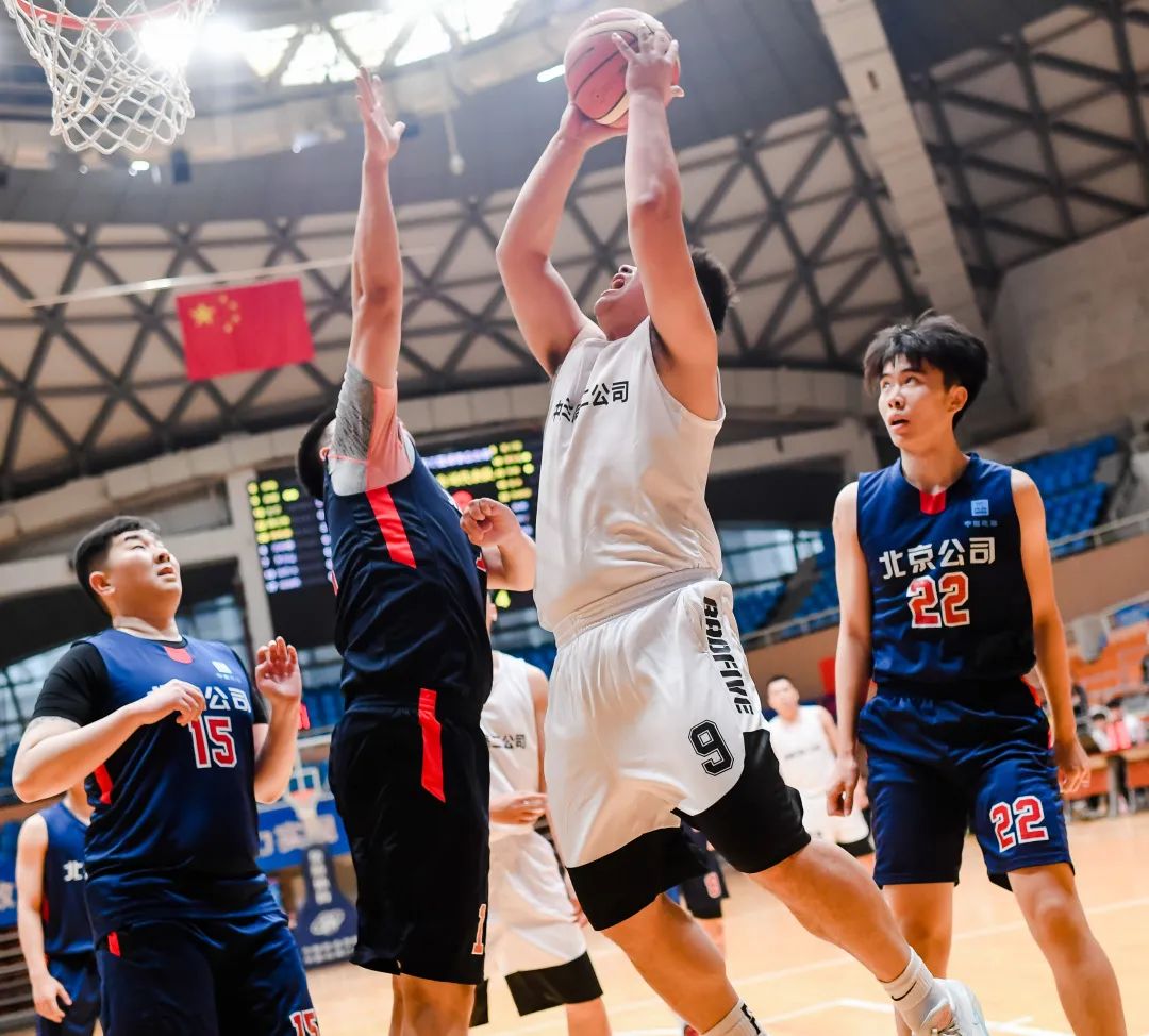 关于日本篮球巅峰赛场上火药味浓的信息