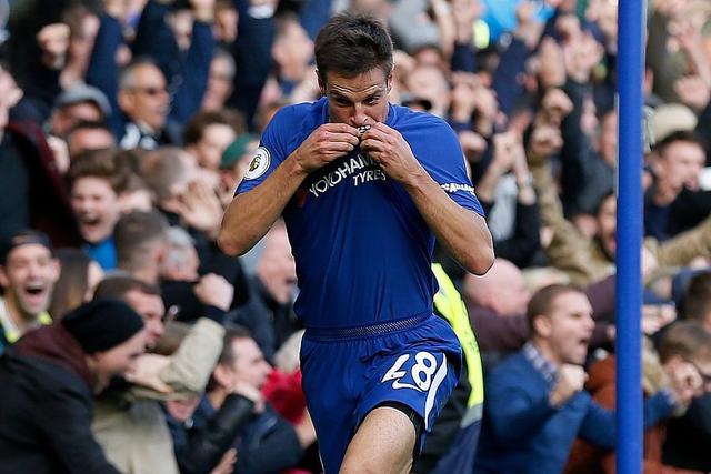 沃特福德联客场逆转对手，取得胜利领跑积分榜的简单介绍