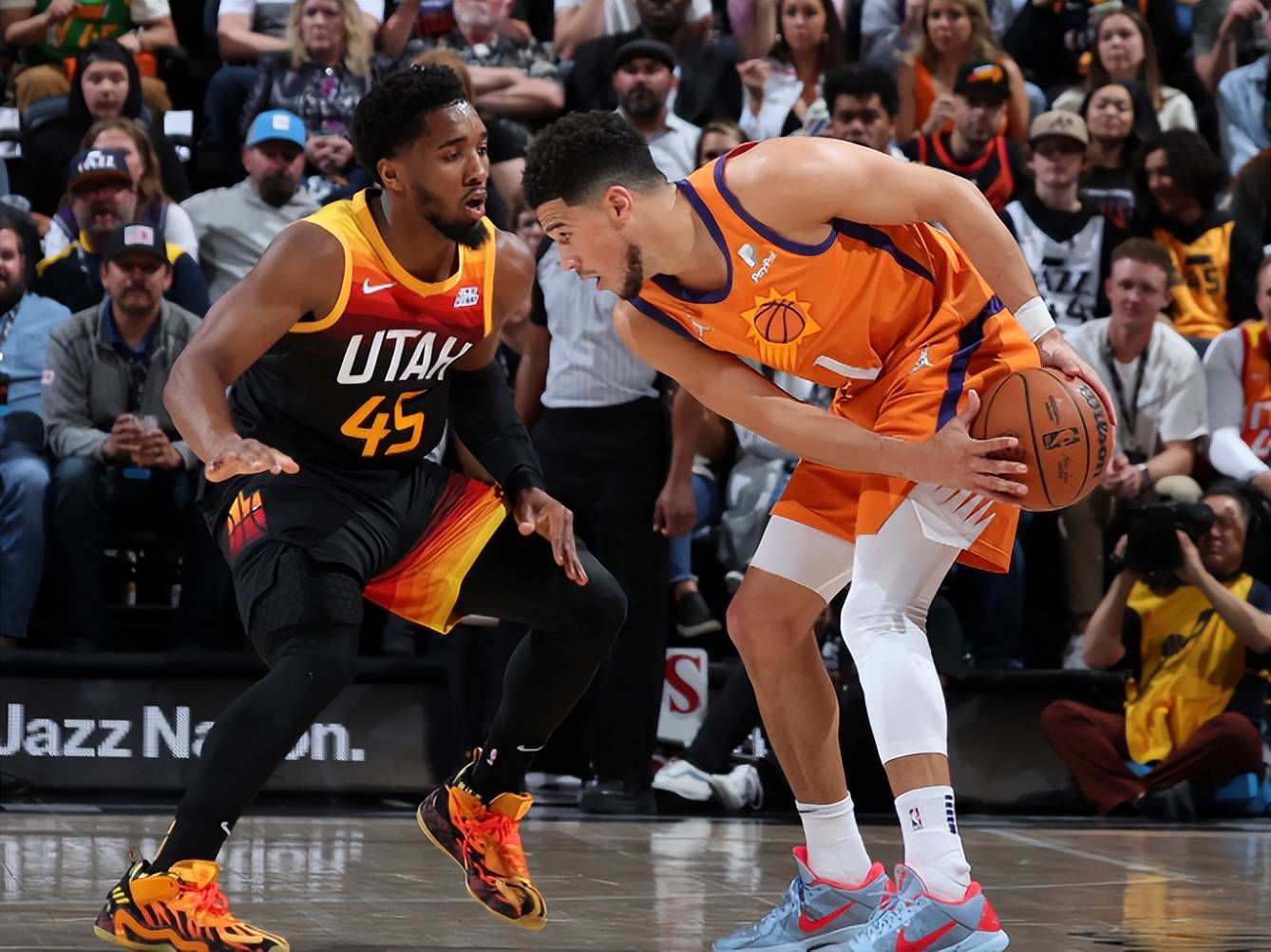 杏彩体育入口-爵士队在季后赛中遭遇连败，教练团队开始调整阵容安排的简单介绍