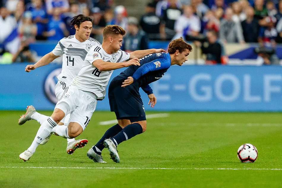 切塞纳梅开二度,助球队逆转晋级 切塞纳梅开二度,助球队逆转晋级