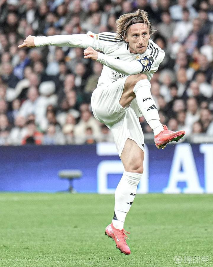 杏彩体育官网入口-包含皇家马德里凭莫德里奇关键进球，稳固领先优势的词条