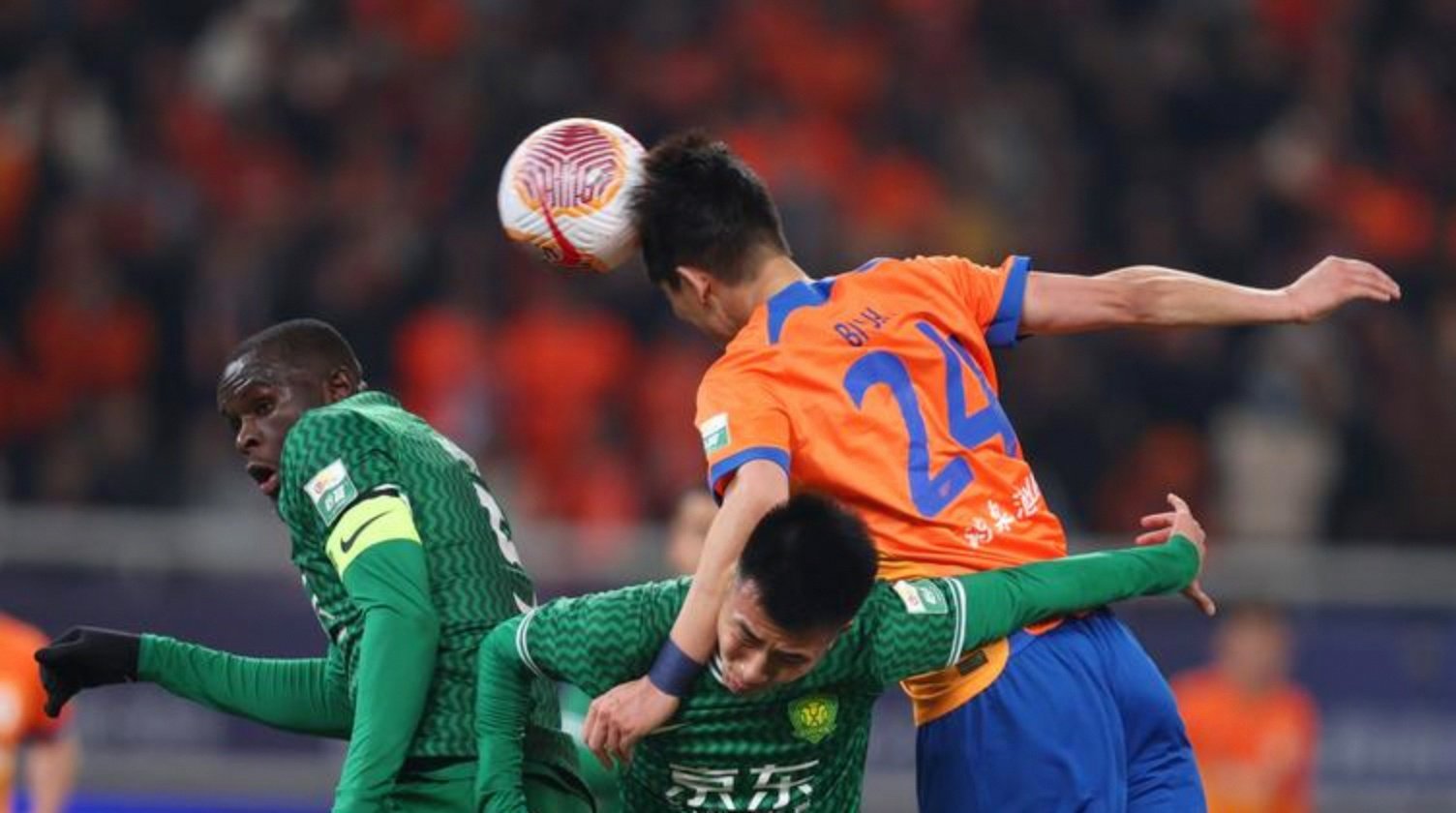 申花客场击败鲁能，继续占据中超榜首位置不可动摇的简单介绍