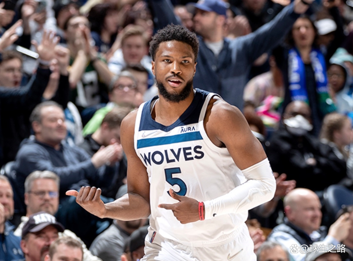 关于阿兰霍里主场胜利，豪取三分的信息