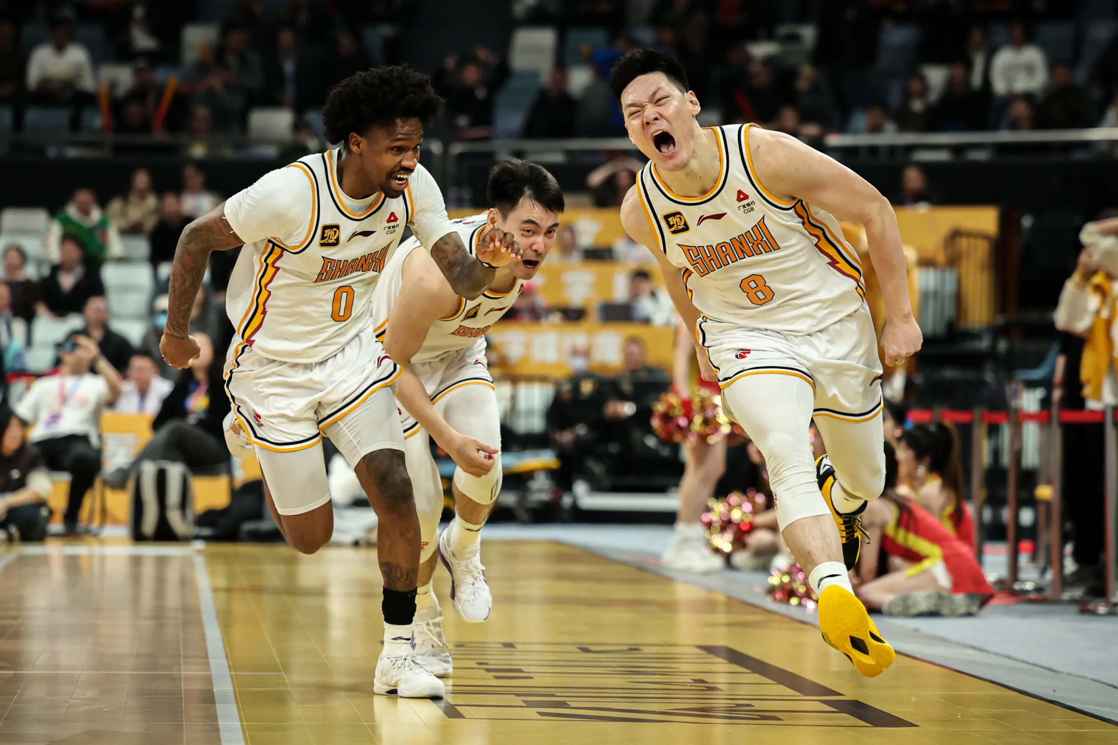 球队大胜对手提前晋级下一轮比赛