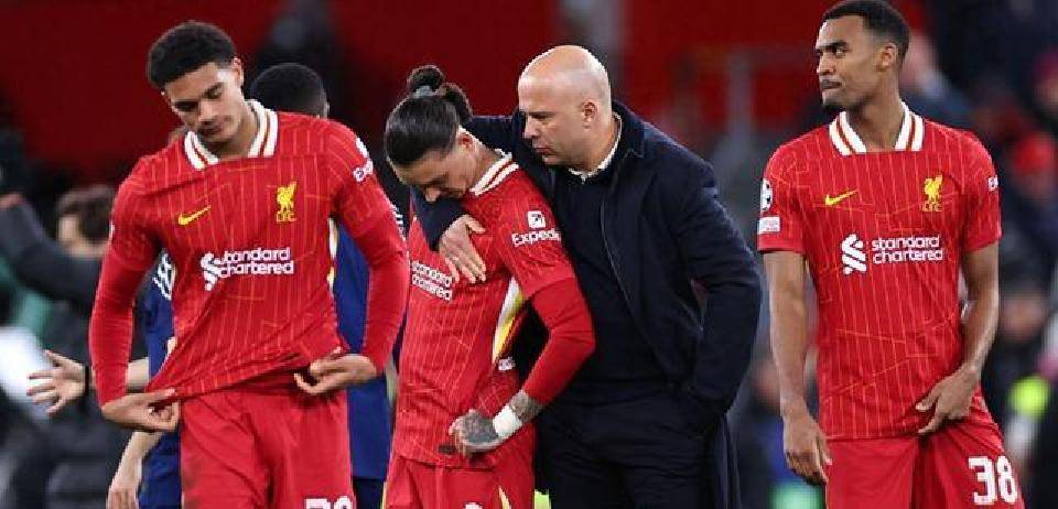 杏彩体育网页版-赛季中突然频繁轮换主帅，球队稳定性受到质疑