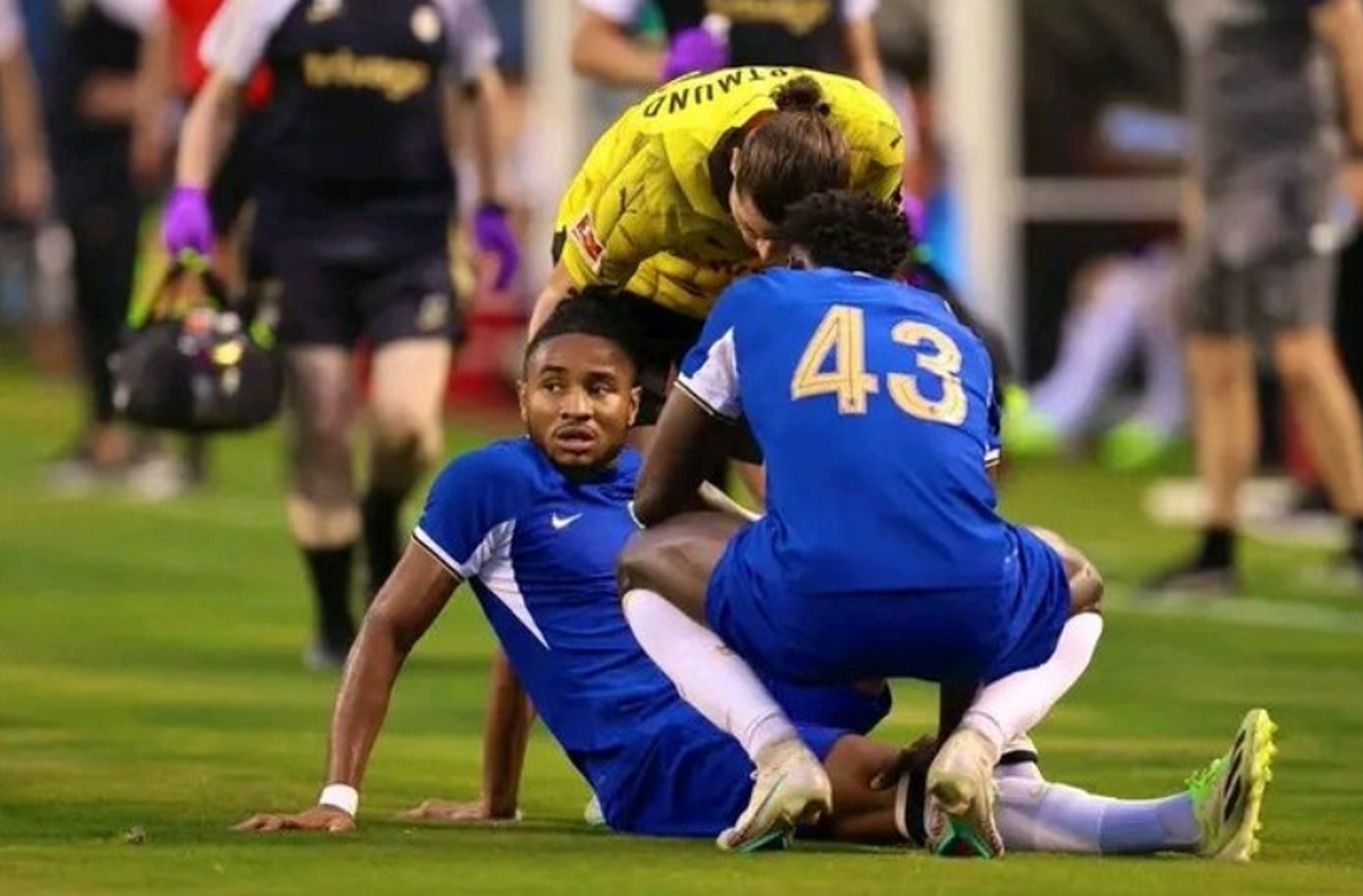 杏彩体育链接-切尔西大将受伤，影响球队战绩前景