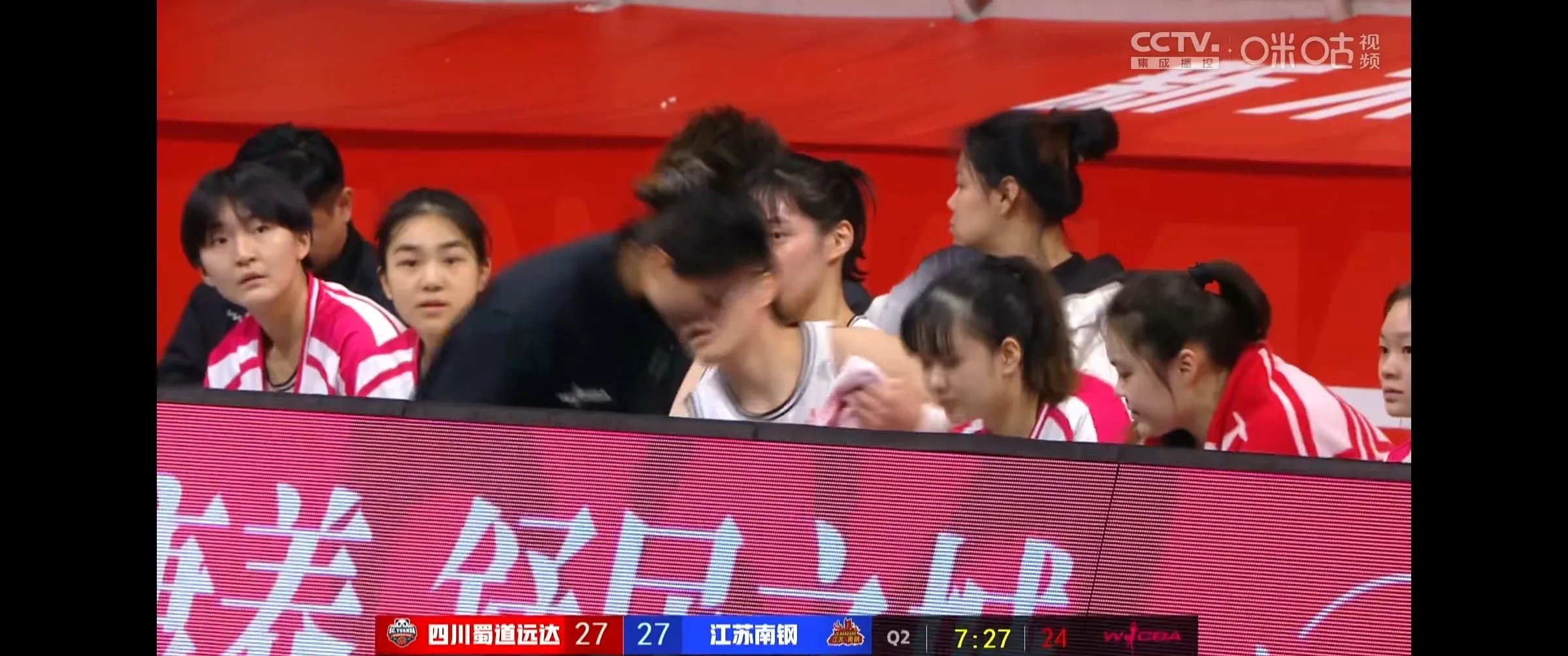 比分悬殊，一方压倒性地取得胜利